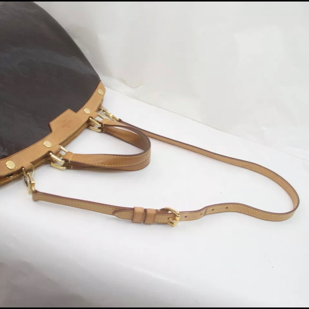LOUIS VUITTON Brea GM Shoulder Bag - Picture 6 of 11